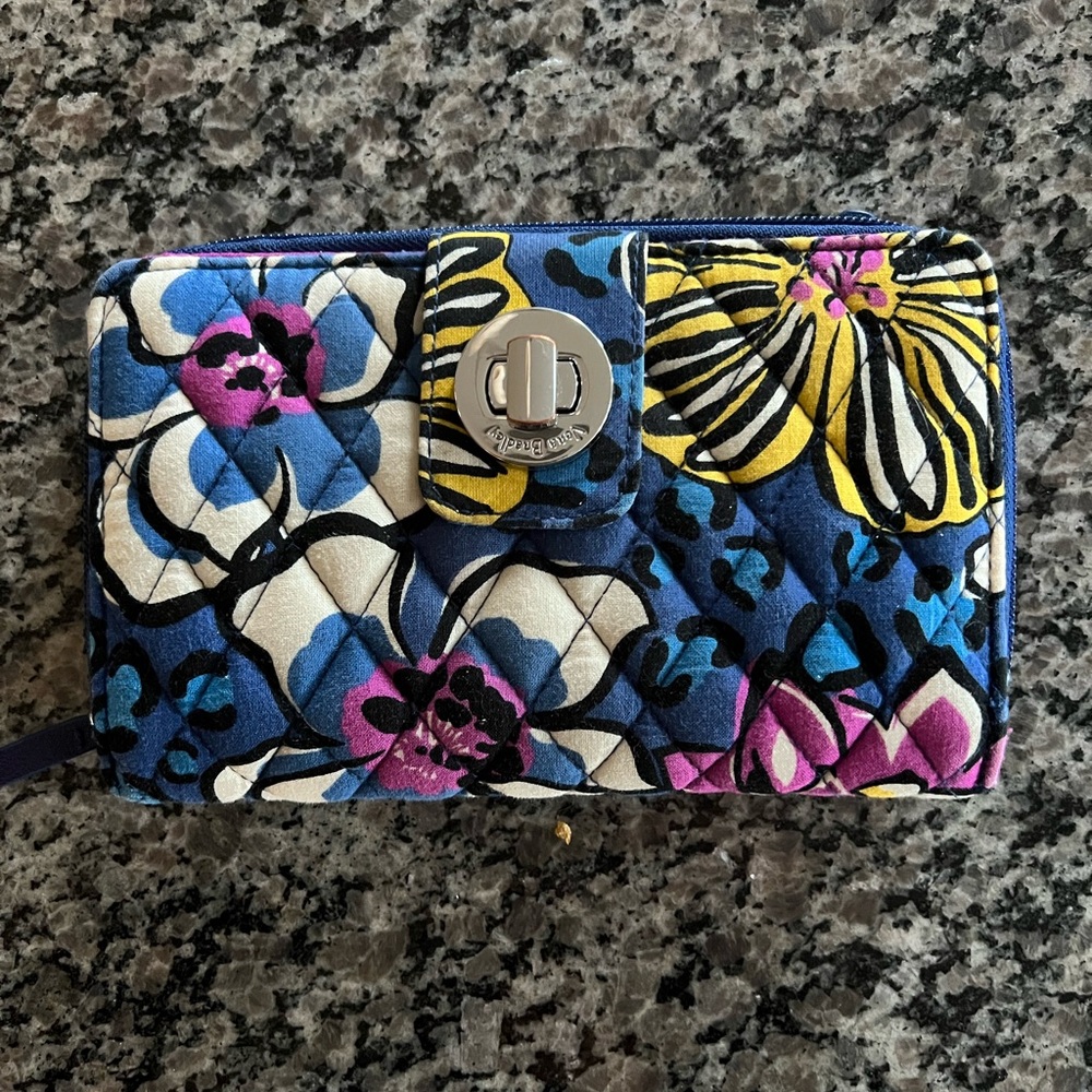 VERA BRADLEY WALLET